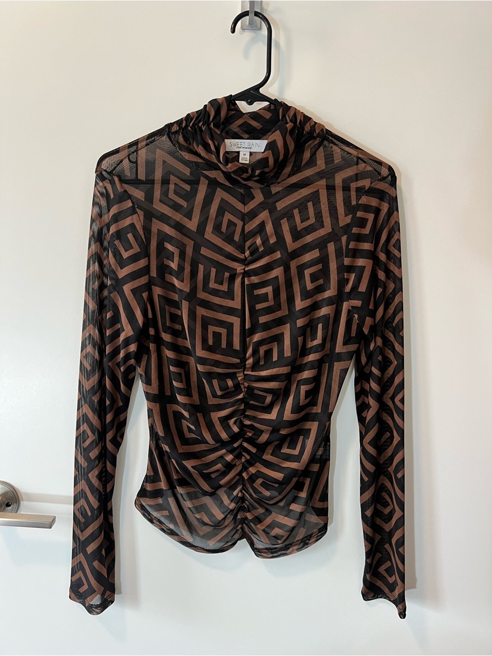 Sweet Rain Brown & Black Geometric Ruched Long-Sleeve Top